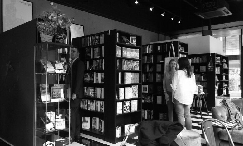 Bookstores traditional publishers bookseller